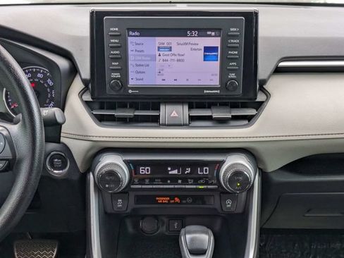 Used 2020 Toyota RAV4 XLE w/ Convenience Package FWD image 18