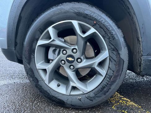 Used 2025 Chevrolet Trax LT image 28