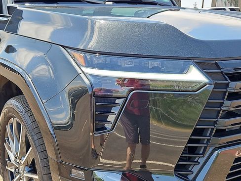 Used 2025 Lexus GX 550 AWD/4WD image 8