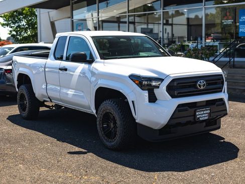 Used 2024 Toyota Tacoma SR RWD image 21