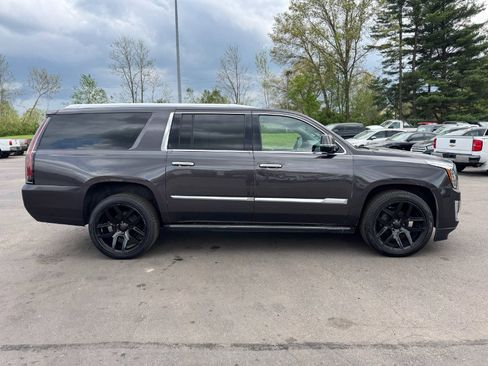 Used 2016 Cadillac Escalade ESV Premium AWD/4WD image 6