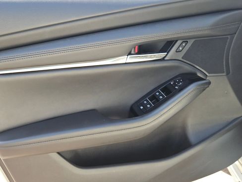 Used 2023 MAZDA MAZDA3 s FWD image 11