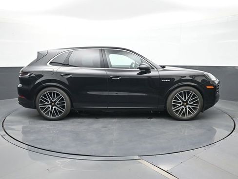 New 2025 Porsche Cayenne E-Hybrid image 24