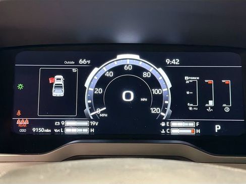 Certified 2025 Toyota Tundra Platinum AWD/4WD image 11