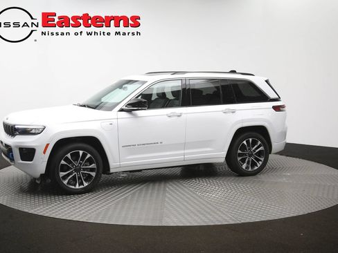 Used 2023 Jeep Grand Cherokee Overland w/ Advanced Protech Group III AWD/4WD image 62