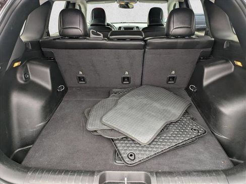 Used 2019 Jeep Cherokee Latitude Plus w/ Cold Weather Group image 6