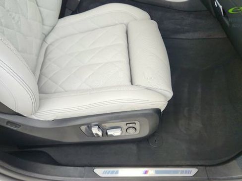 Used 2026 BMW X6 xDrive40i AWD/4WD image 23