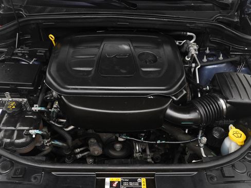 Used 2021 Dodge Durango SXT image 34