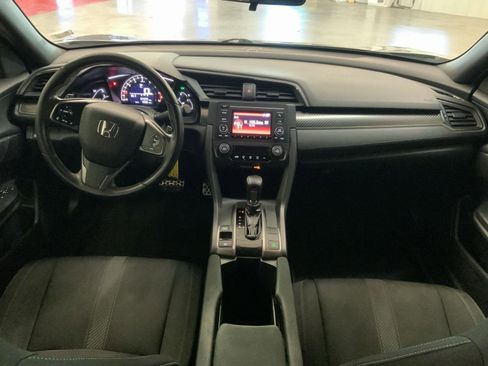 Used 2018 Honda Civic Sport image 4