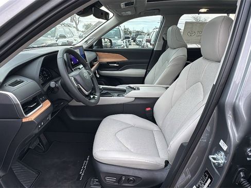 New 2026 Toyota Grand Highlander Limited image 18