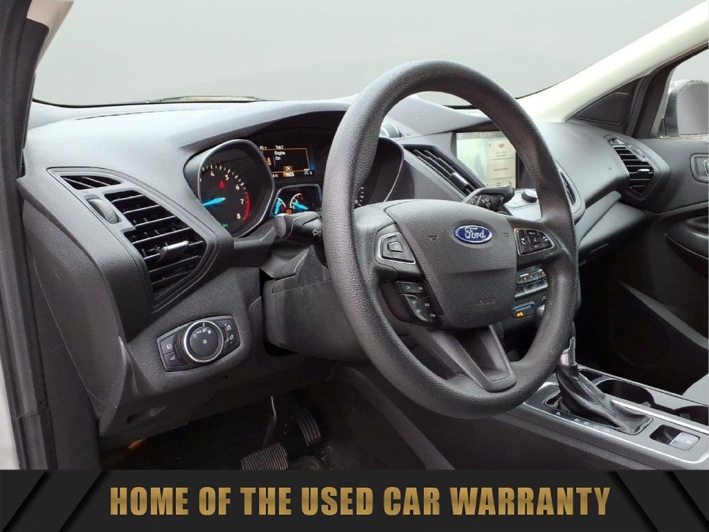 Used 2017 Ford Escape SE w/ Equipment Group 201A FWD image 16