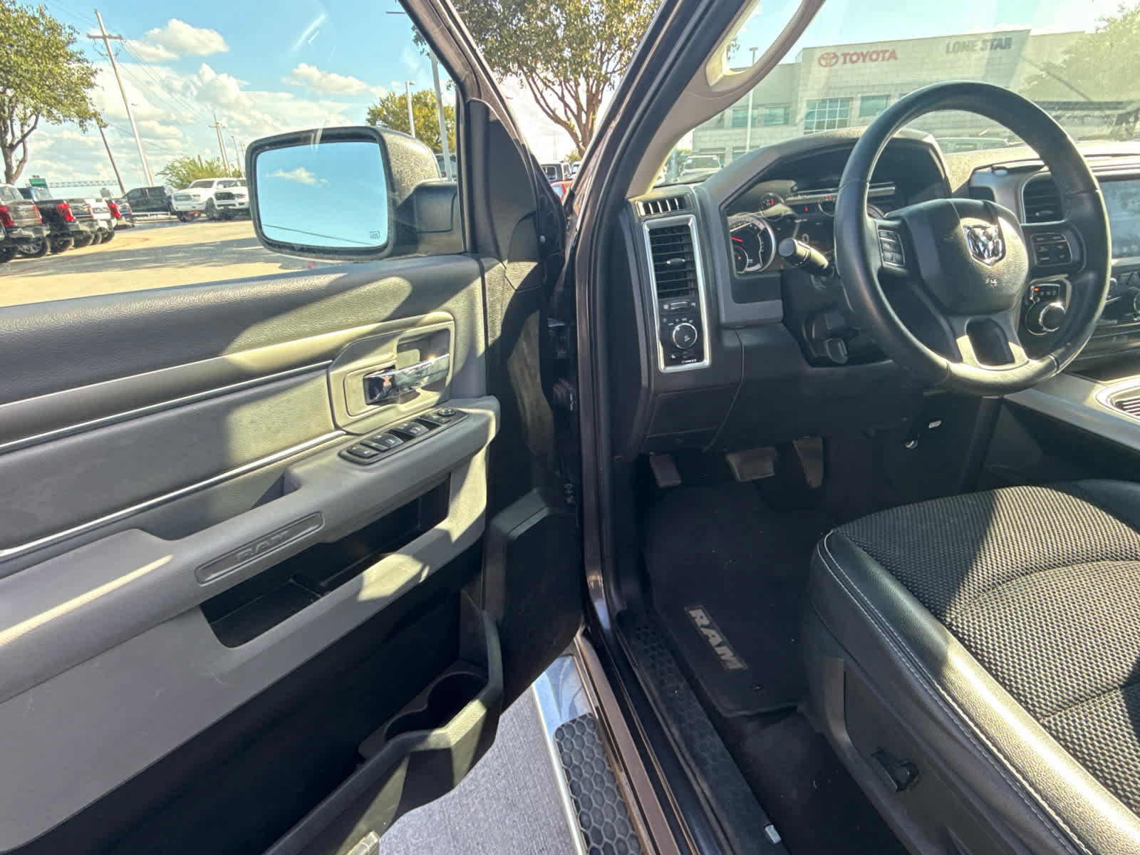 Used 2018 RAM 1500 Lone Star RWD image 5