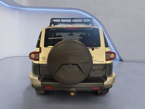 Used 2012 Toyota FJ Cruiser 4WD w/ Upgrade Pkg image 7
