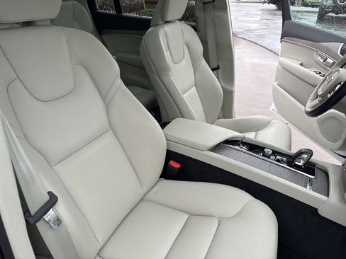 Certified 2023 Volvo XC90 B5 Plus w/ Protection Package Premier image 39