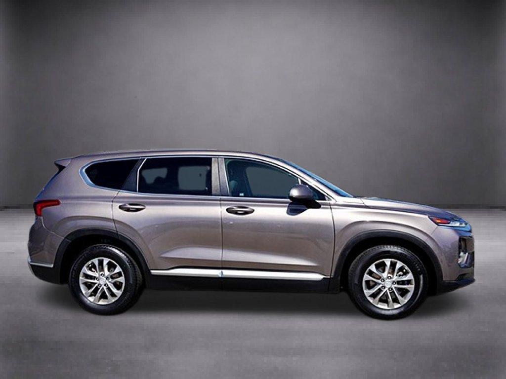 Used 2020 Hyundai Santa Fe SE FWD image 3