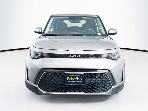 Used 2025 Kia Soul LX w/ LX Technology Package FWD image 2