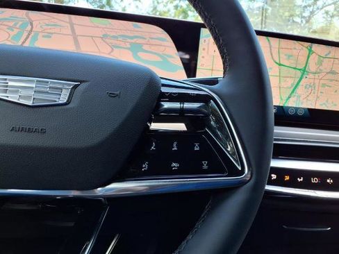 New 2025 Cadillac Lyriq Luxury image 16