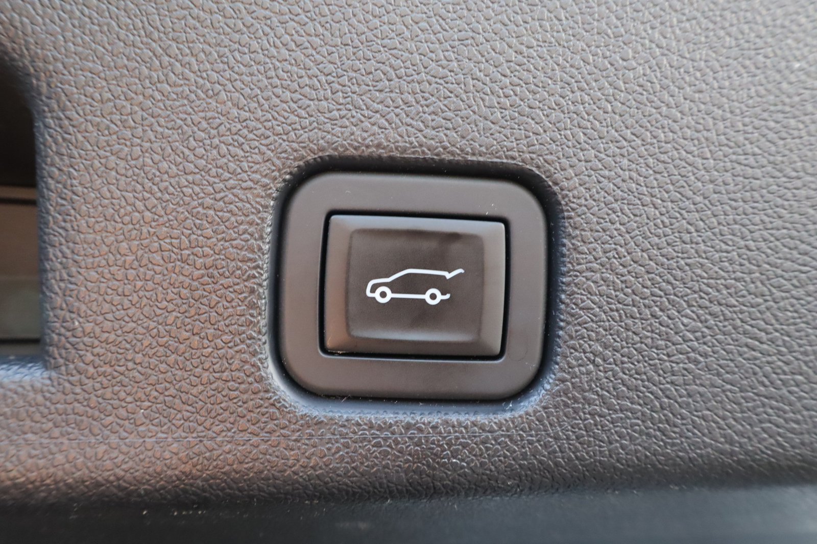 Used 2025 Chevrolet Traverse LT w/ Enhanced Driving Package AWD/4WD image 39