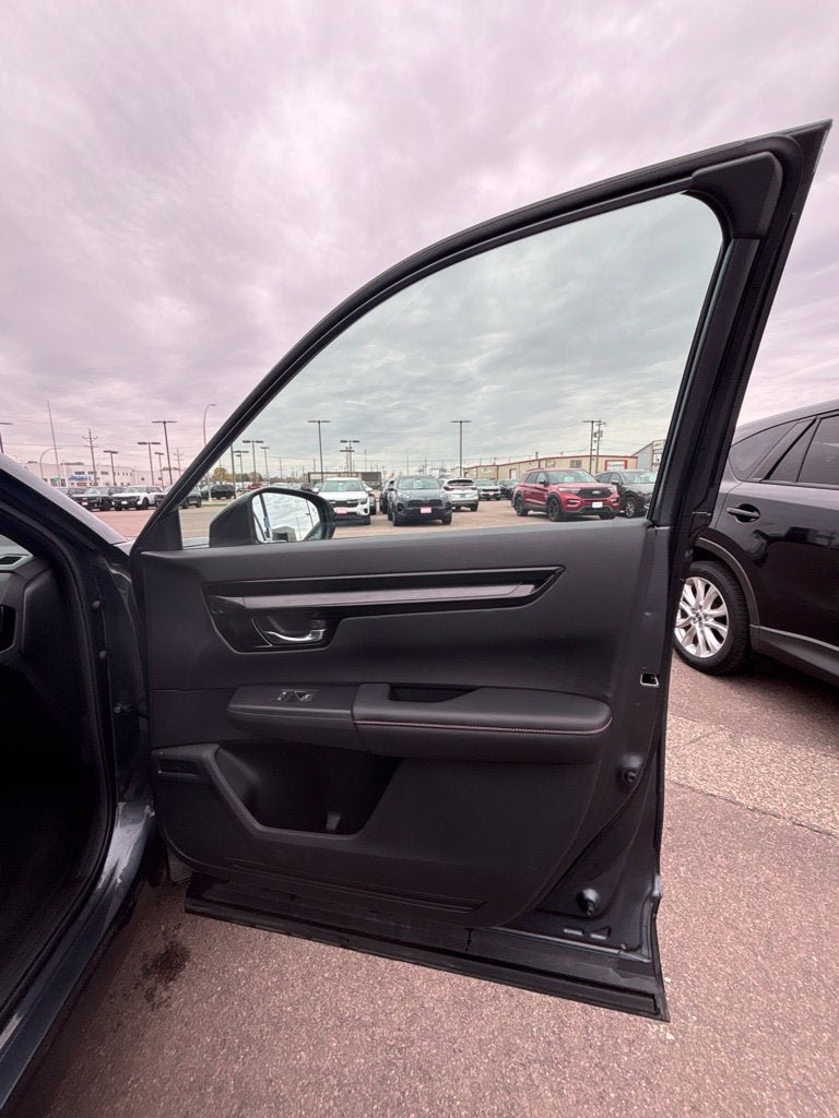 Used 2025 Honda CR-V Sport Touring image 22