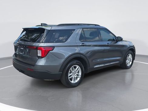 Used 2025 Ford Explorer Active image 3