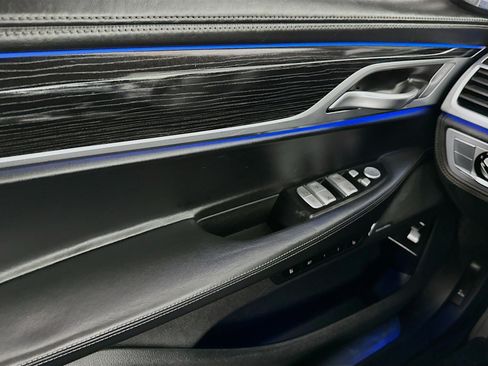 Used 2020 BMW 750i xDrive w/ Executive Package image 15