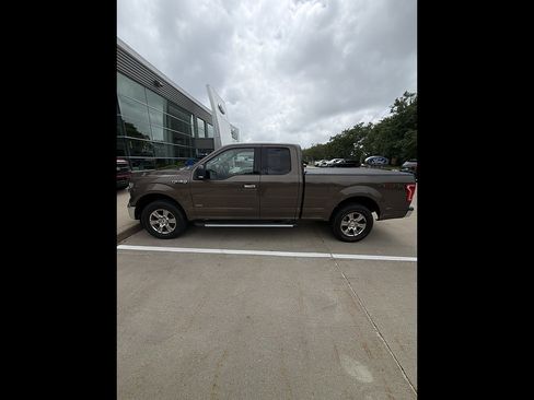 Used 2016 Ford F150 XLT w/ Equipment Group 302A Luxury AWD/4WD image 2