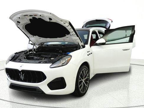 Used 2023 Maserati Grecale Modena AWD/4WD image 10