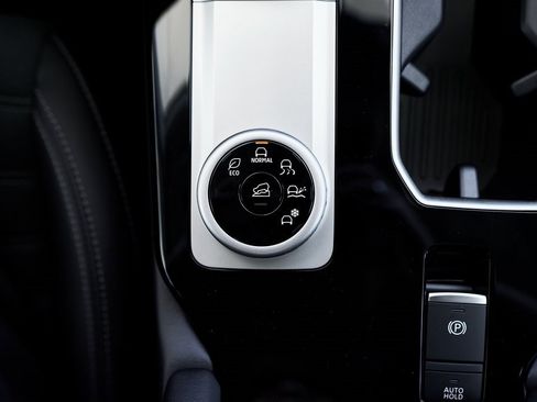 New 2025 Mitsubishi Outlander SE image 43