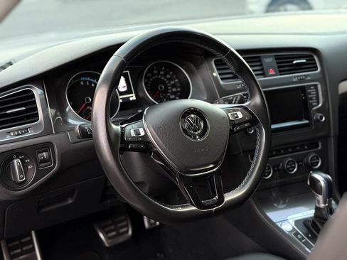 Used 2015 Volkswagen e-Golf SEL Premium FWD image 15