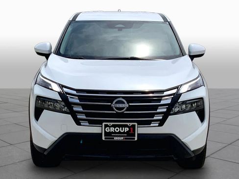 Used 2024 Nissan Rogue SV AWD/4WD image 4