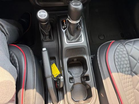 Used 2022 Jeep Wrangler Unlimited Sport AWD/4WD image 16
