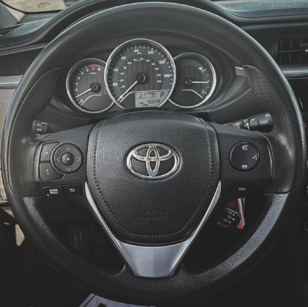 Used 2015 Toyota Corolla LE FWD image 8