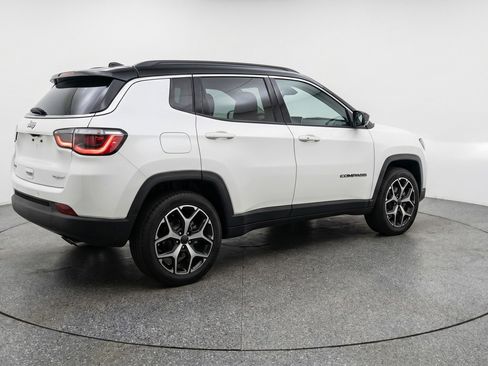 Used 2025 Jeep Compass Limited AWD/4WD image 9