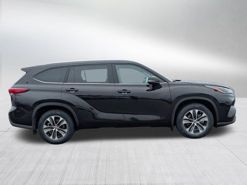 Used 2021 Toyota Highlander XLE image 8