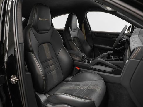 Certified 2022 Porsche Cayenne Turbo GT image 33