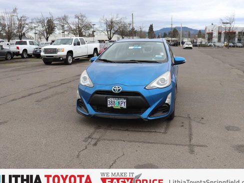 Used 2017 Toyota Prius C Two image 1