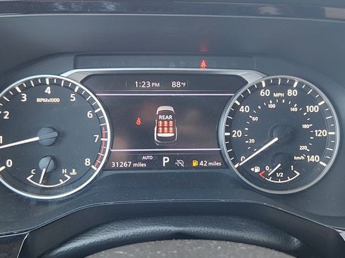 Used 2025 Nissan Pathfinder SV AWD/4WD image 11