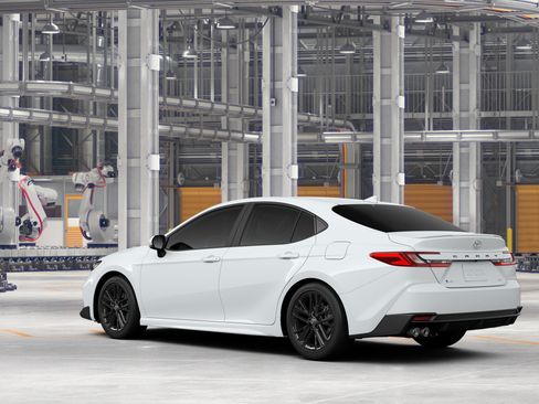New 2026 Toyota Camry Hybrid FWD image 6