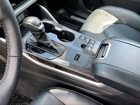 Used 2026 Toyota Highlander Limited AWD/4WD image 15