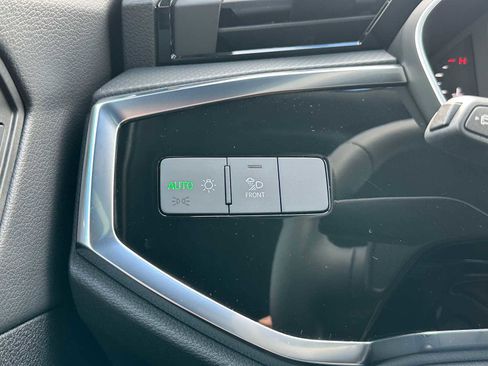 New 2025 Audi Q3 2.0T Premium image 32