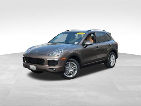 Used 2016 Porsche Cayenne AWD/4WD image 1