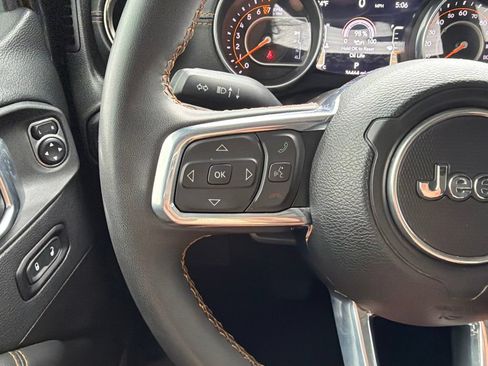 Used 2023 Jeep Gladiator Overland AWD/4WD image 46