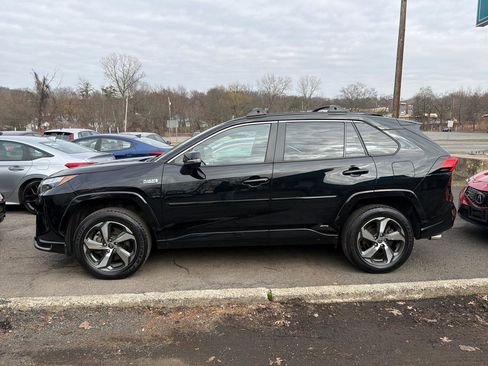 Used 2023 Toyota RAV4 SE w/ Weather & Moonroof Package image 16