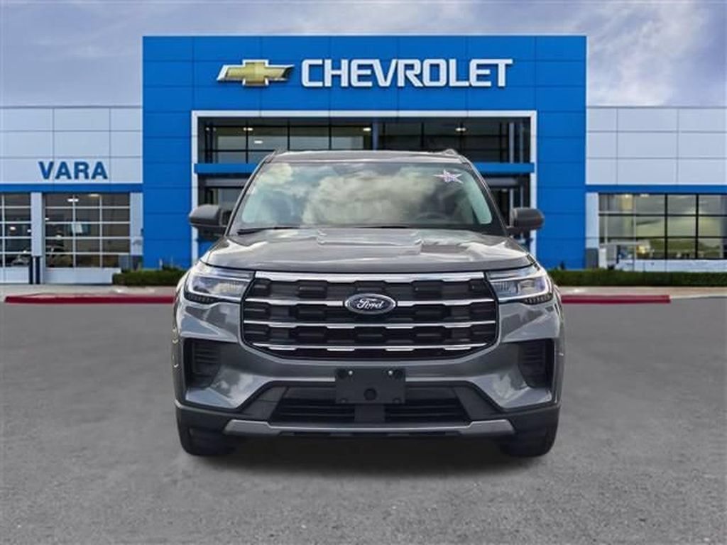 Used 2025 Ford Explorer Active RWD image 8