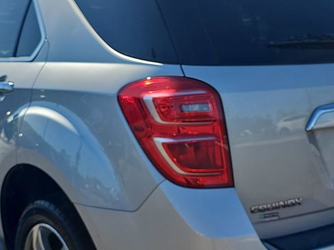 Used 2017 Chevrolet Equinox Premier FWD image 32