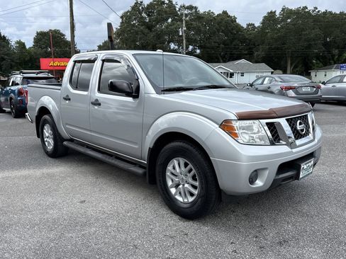 Used 2018 Nissan Frontier SV RWD image 7