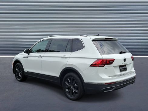 Used 2024 Volkswagen Tiguan SE FWD image 4