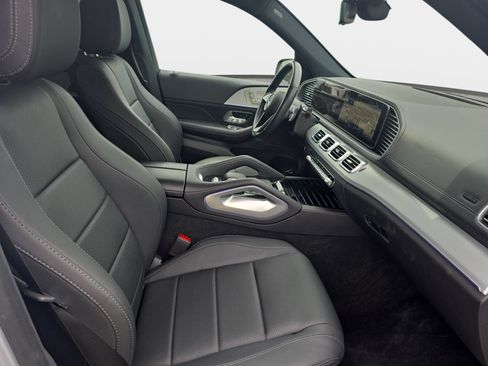 Certified 2025 Mercedes-Benz GLS 450 4MATIC image 10