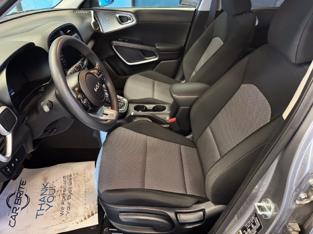 Used 2024 Kia Soul LX w/ Option Group 015 FWD image 19