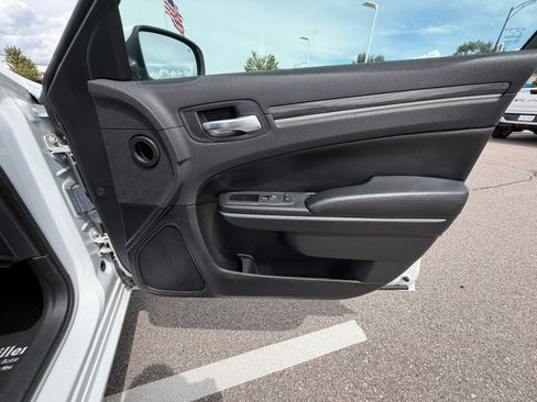 Used 2021 Chrysler 300 Touring w/ Driver Convenience Group AWD/4WD image 32